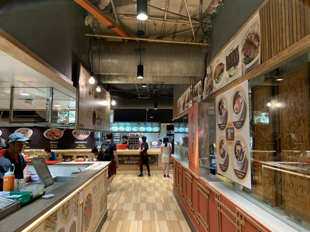 🍽️ Malaysia’s Culinary Gems Under One Roof – Lot 10 Hutong Food Court