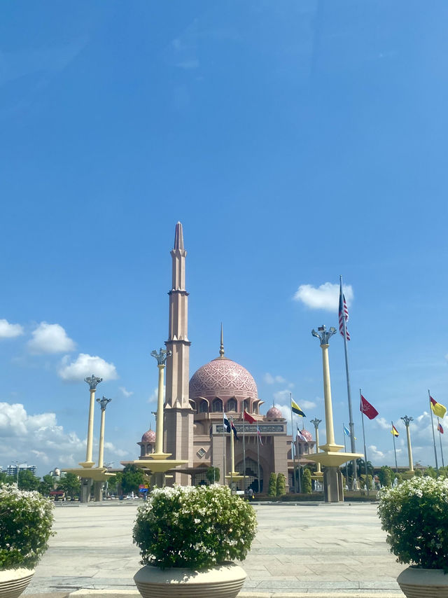 Pink, Peaceful, Perfect – The Magic of Putra Mosque