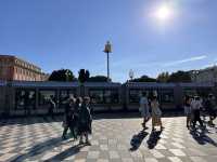 【マセナ広場（Place Masséna）｜ニースの“心臓”が揺れるモザイク広場】
