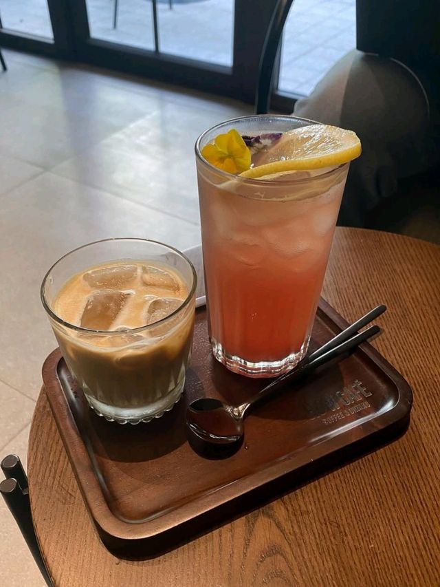 HOW Cafe