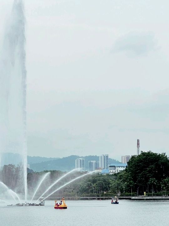 🌿 Titiwangsa Lake Park: Nature Meets the City 🌆