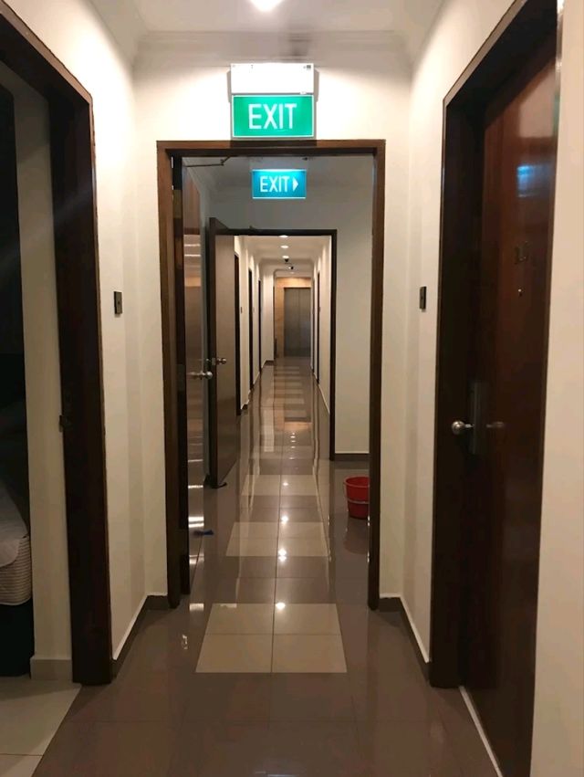 “Friendly Budget Haven by Lavender MRT”