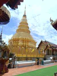 พระธาตุหริภุญชัย...จังหวัดลำพูน