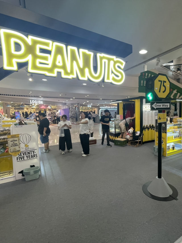 時代廣場場花生漫畫75周年期間限定活動