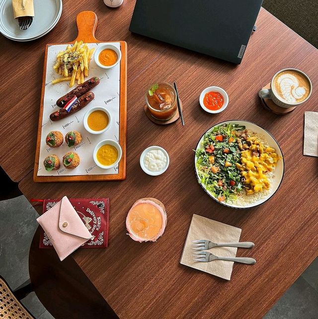 Ams&Dam Cafe