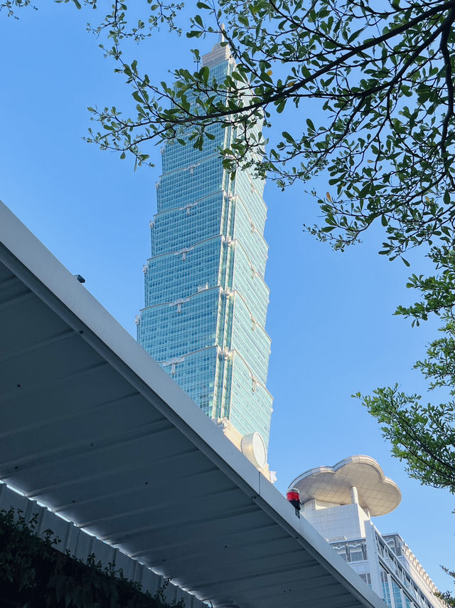 🏙️ Taipei 101 – Sky High in Daylight & Sunset