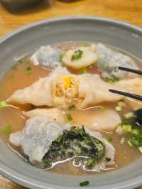 多款不同口味的大大隻餃子加靈魂辣菜脯，食過返尋味