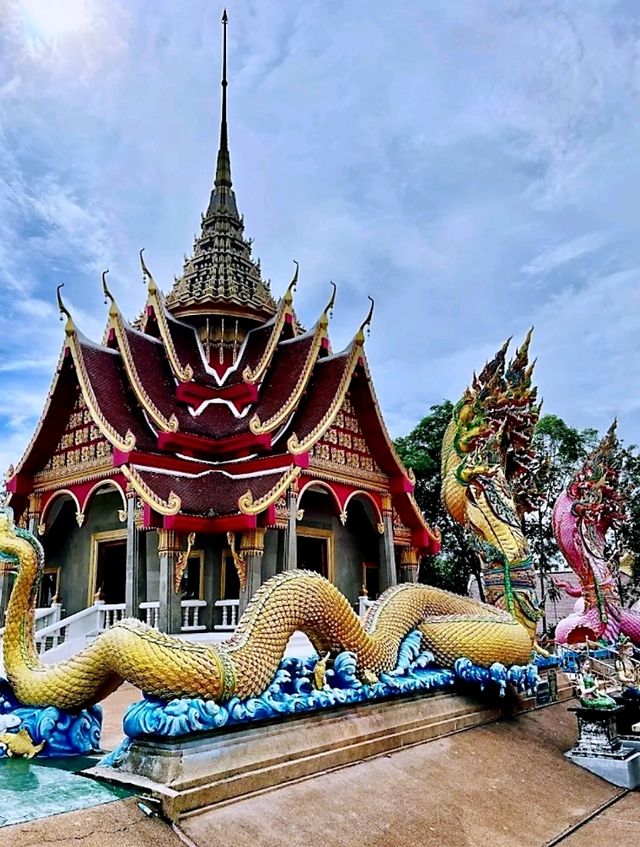 วัดผาตากเสื้อ หนองคาย คุณควรมาขอพรสักครั้ง 