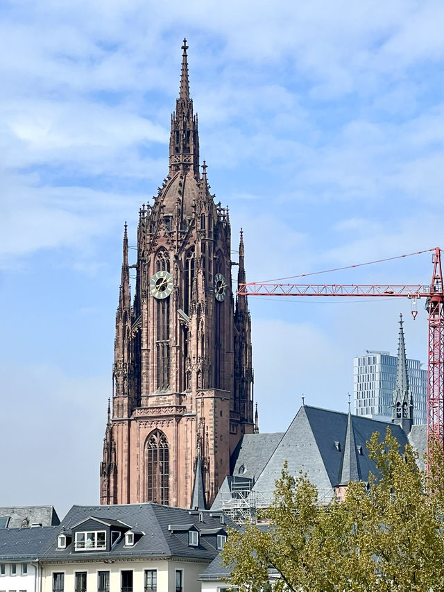 Charming Streets and Cozy Cafés in Frankfurt 🇩🇪