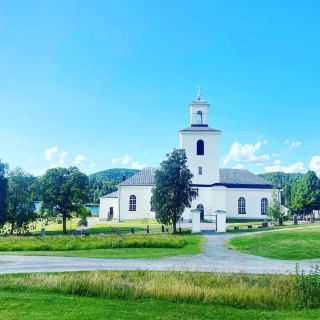 Посещение исторической церкви Нордингро