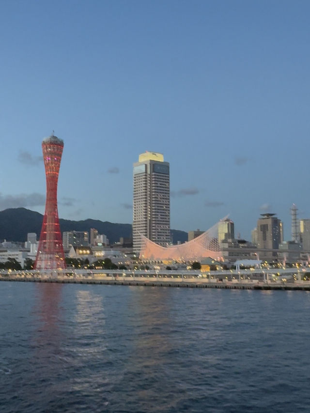 	「神戶港浪漫一日：搭郵輪追夕陽，漫步港灣的完美旅程」