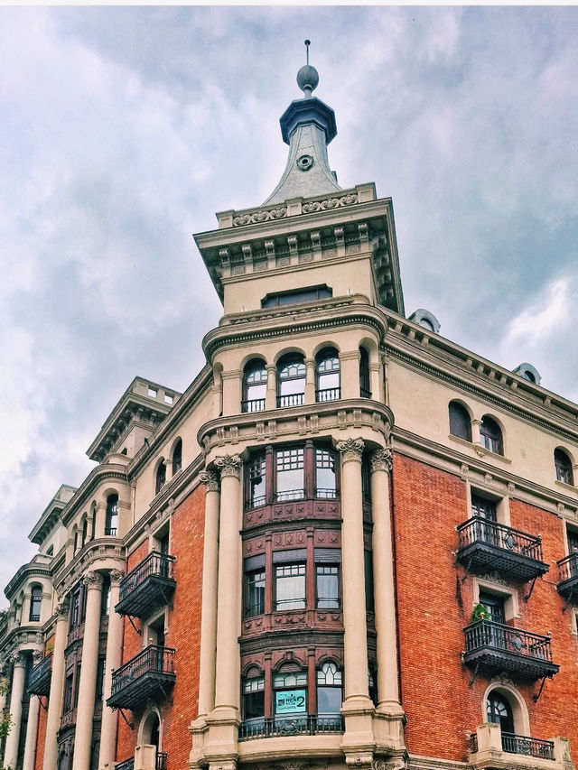 Art, Architecture & Pintxos: My Solo Adventure in Bilbao, Spain