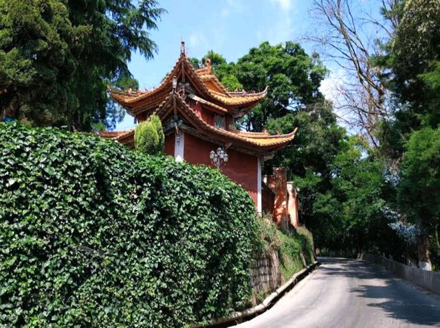 Qiongzhu Temple