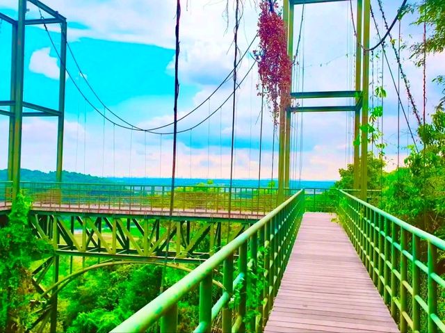 Khao Bot View Point：俯瞰山海交界的景致