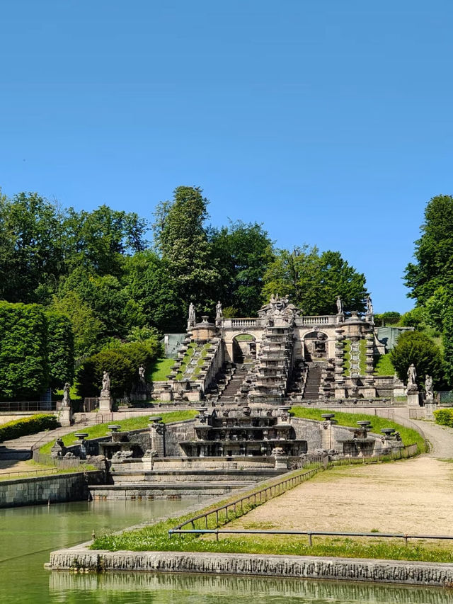 Revolving Around the Beauty of Architecture: Eyes – France 