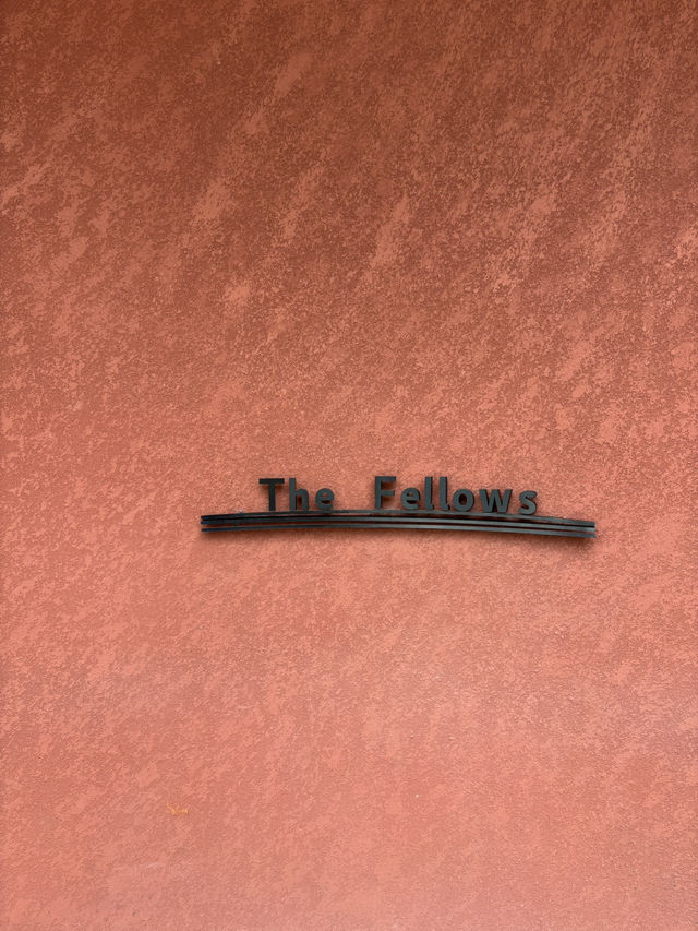 ☕🍰 The Fellows Café – Minimal Vibes & Sweet Treats 🍰☕