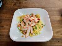 🍜 บะหมี่เกี๊ยวเก๊าจาว บะหมี่สะพานดำ – ร้านในตำนาน