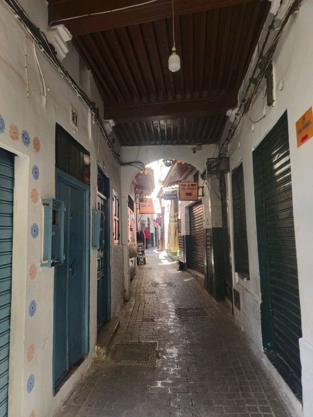 모로코 탕헤르 골목길에서 : 안치앙 메디나🇲🇦
