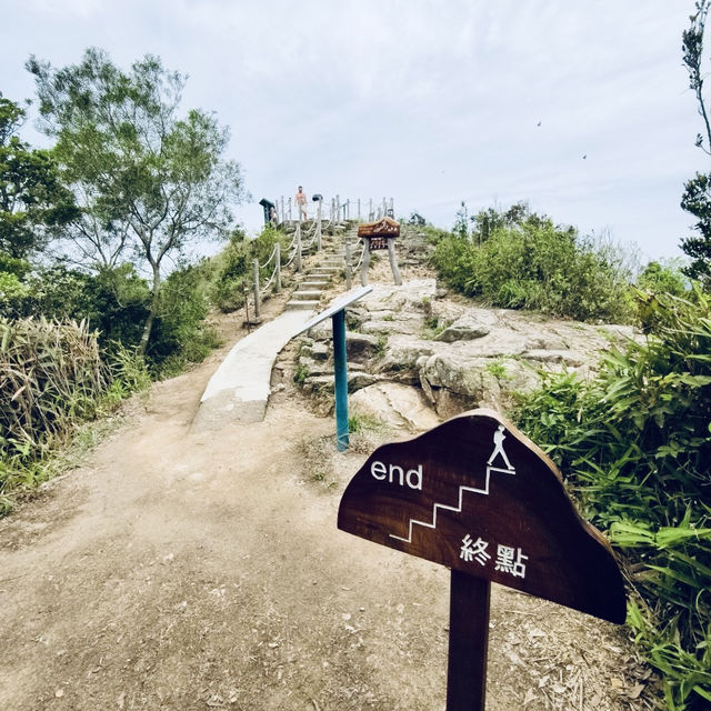 雙腳代替纜車：登太平山頂、爬『西高山』，一路看盡香港風光～
