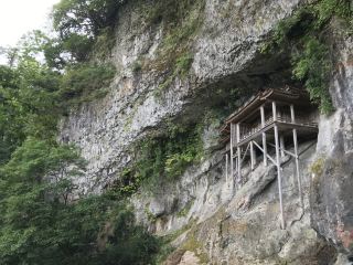[鳥取] 懸崖的奇蹟！在三德山投入堂體驗充滿修行感的壯觀登山之旅⛰️