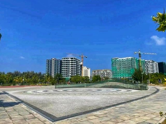 🌴Urban Serenity by the Sea – Explore Hulhumalé Central Park, Maldives