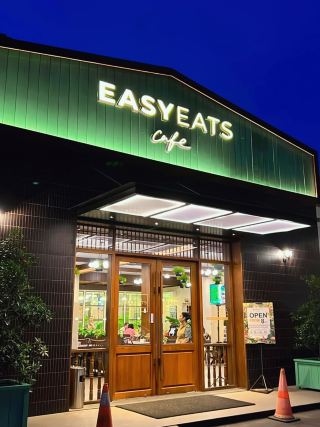 🌙✨ Dinner Vibes @ Easy Eats Cafe, Medan 🍽️🇮🇩

Tonight’s little escape from the busy rhythm of life led me to Easy Eats Cafe — a cozy corner in the heart of Medan that feels like a warm hug after a long day. 💛 The lights here are soft and golden, the music just right — chill beats with a touch of Indonesian soul 🎶🌿.

As I settle down by the window seat, the aroma of spices and lemongrass fills the air 🌾🔥. I start my meal with a cup of Hot Lemongrass Tea 🍋☕ — simple, refreshing, and calming to the soul. Every sip carries that gentle warmth that slowly melts away the day’s tiredness 😌✨.

Then comes the star of the night — Nasi Ayam Rendang Suwir 🍛! The rendang is beautifully shredded, rich in flavor, and perfectly paired with the fluffy rice and sambal that gives a bold kick 🌶️🔥. One bite, and it feels like a flavorful journey across Sumatra 🇮🇩❤️.

Next, I try the Tori Momo 🍢, juicy grilled chicken skewers with that smoky aroma that dances on your tongue 😋. Tender, savory, and simply addictive!

To end this delightful dinner, I treat myself to something sweet — Opak Gula Aren 🍬✨. Crispy with a caramel-like sweetness from palm sugar, it’s the perfect finish to this soulful meal 🍯🍪.

As I sip the last drop of tea, I look around — laughter, chatter, and good food everywhere 🥰. There’s something magical about enjoying a quiet dinner alone yet feeling surrounded by warmth and life 🌙💫.

📍Easy Eats Cafe, Medan
🕯️ Cozy atmosphere | 🍴 Comfort food | 💛 Heartwarming vibes

#DinnerTime #EasyEatsCafe #MedanFoodie #LocalFlavors #SoloVibes #FoodJourney ✨🍽️