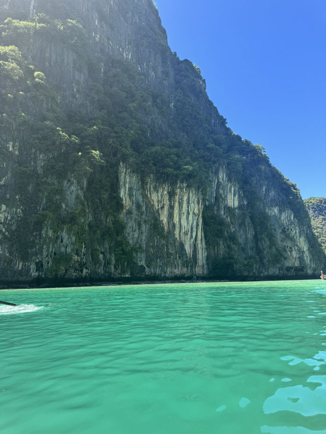 เกาะพีพี” 🏝 เกาะพีพี” 🏝