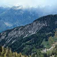 Karlsbader Hütte: Exploring Tyrol’s Mountain Majesty