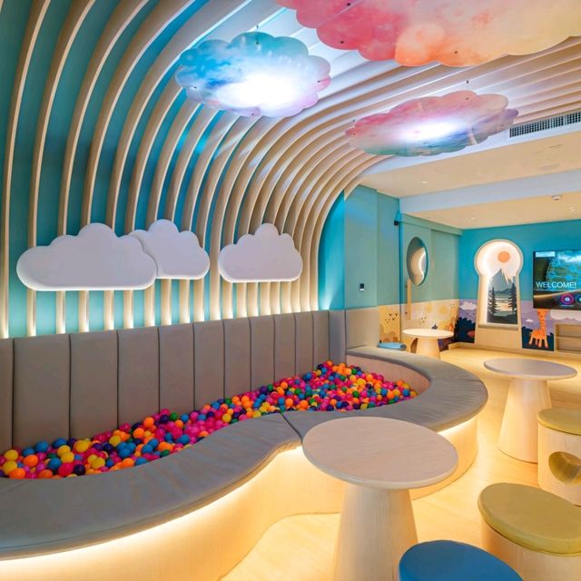 โรงแรมสไตล์รีสอร์ท "Novotel Living Bangkok"