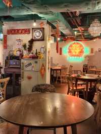 七十年代風裝修火鍋店，抵食二人套餐