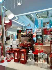 🎄 Festive Finds at One Utama Old Wing: Your Christmas Gift & Photo Spot!