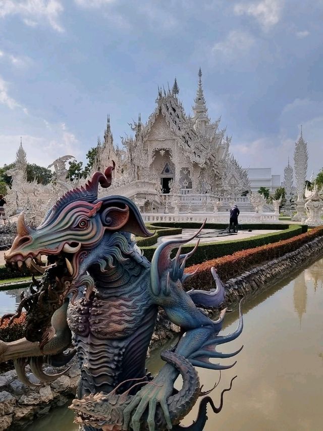 Chiang Rai’s White Temple Is Like Stepping Into Another World 🤍✨