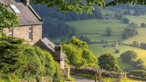 🇬🇧 A Journey Through the Heart of the Peak District 🏰🌿 — traveler post in Castleton