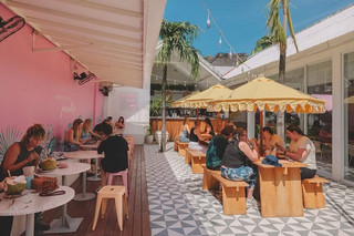 KYND Community Seminyak คาเฟ่ Healthy สุดฮิตในบาหลี อาหารวีแกนถ่ายรูปสวย พร้อม Acai Bowl
