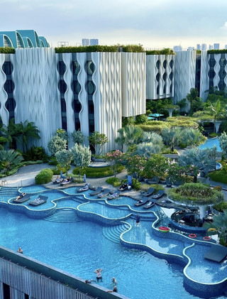 🇸🇬 Singapore Sentosa’s Prettiest Hotel Pool 🏝️