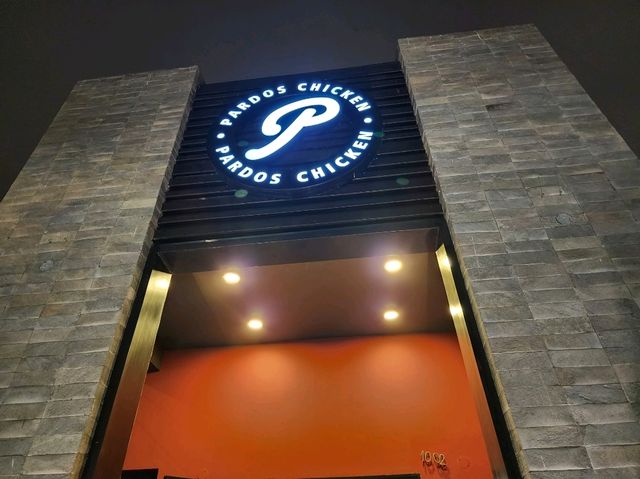 페루에 왔으니 페루식 치킨을 먹어줘야지!! "Pardos chicken"