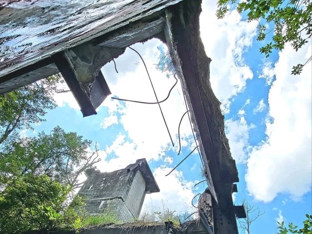 Exploring The Ruins of an Old Cement Factory in Bellevue