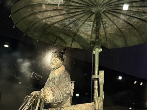 中国初代皇帝の2200年前の青銅馬車 | Trip.com 西安