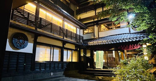 【山形·蔵王】穿越時光感的療癒之旅｜深山莊日式旅館：300年溫泉底蘊與現代藝術的完美交融✨