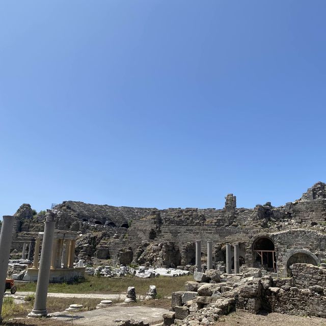 ［トルコ・シデ】海沿いの旧市街を探索