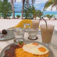 The Sunny Side Cafe Boracay 🍔🍕