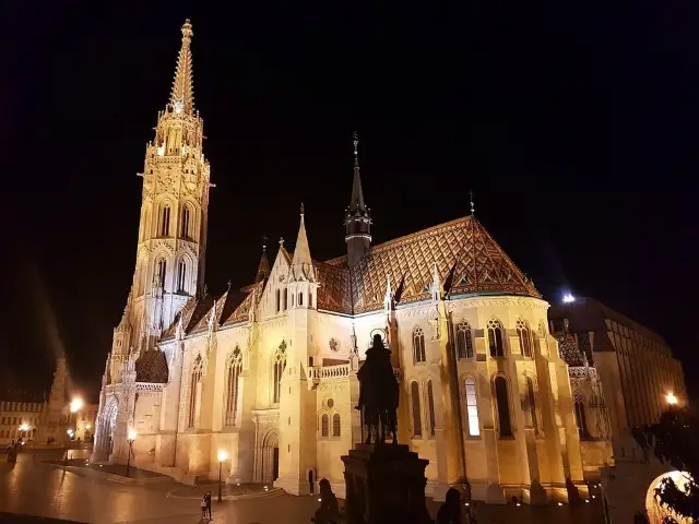 Budapest Bliss: Danube Delights 🏰🇭🇺