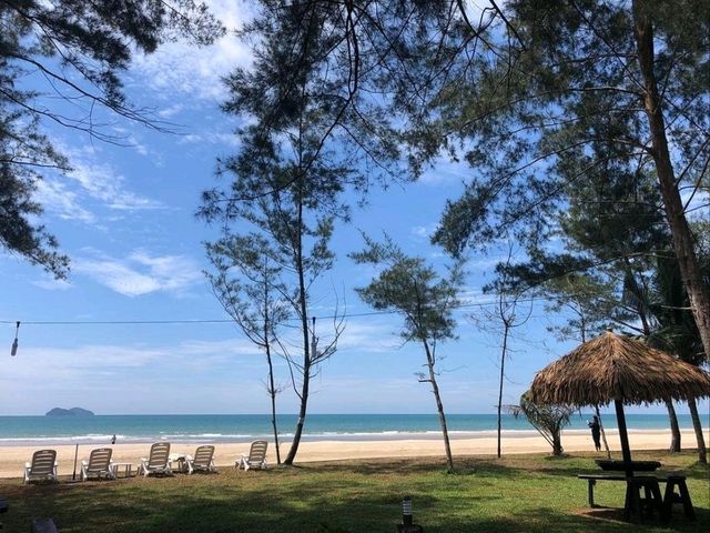 “Roxy Beach Resort: Sarawak’s Serene Seaside Escape”