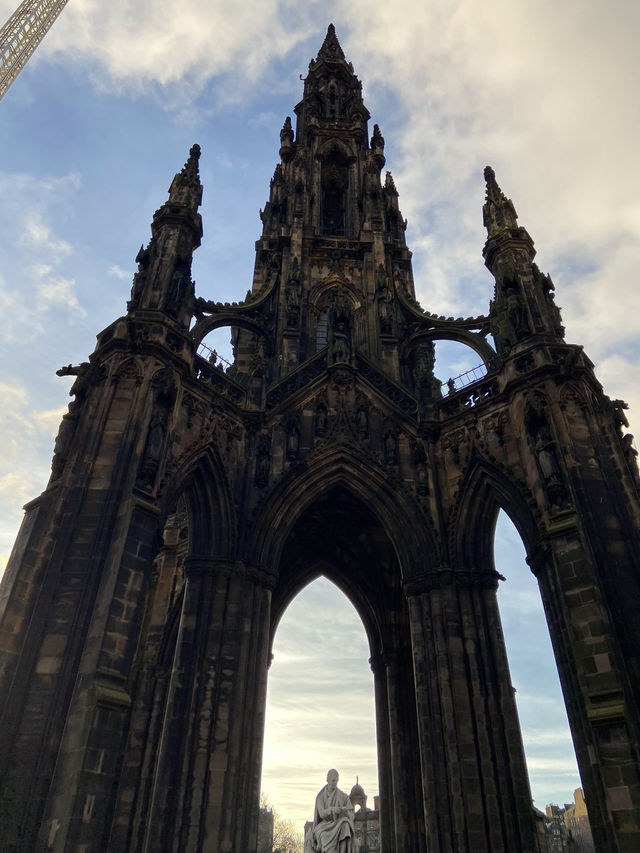 🏰 Edinburgh: A Fairytale of Cobblestones, Castles, and Charm✨ 🏰 Edinburgh: A Fairytale of Cobblestones, Castles, and Charm✨