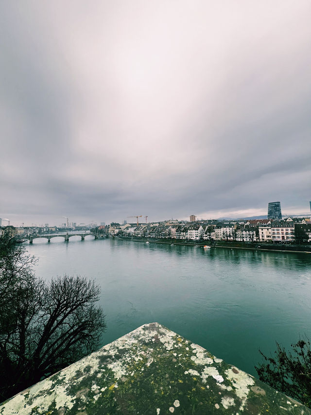 Where History Meets the Flow of Time 🇨🇭 Where History Meets the Flow of Time 🇨🇭