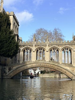 The best way to see Cambridge might be from the water 🚣‍♂️