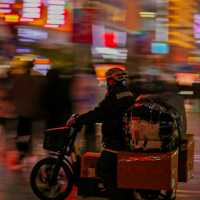 City Life at Nanjing Road, Shanghai 🏢🛍🌉