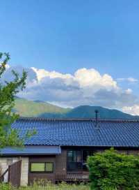 Live in a Japanese drama-like century-old countryside.