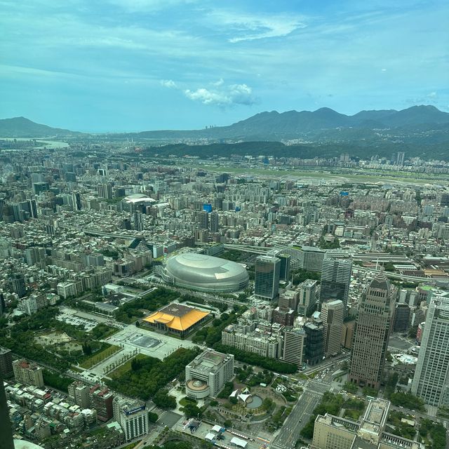 The view from the top of Taipei 101 🏙️ 