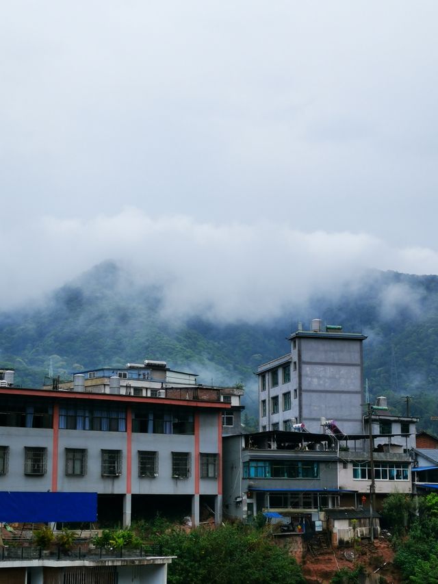 雲南旅行 | 江城：一城連三國的地方